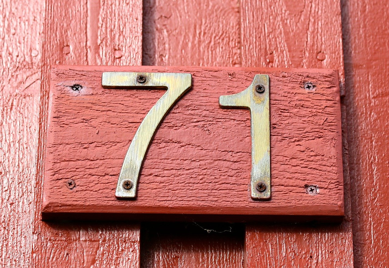 facade house number